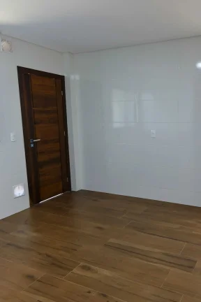 Imagem Geminado com 2 dormitórios sendo 1 suíte e 1 vaga - Paranaguamirim em Joinville/SC