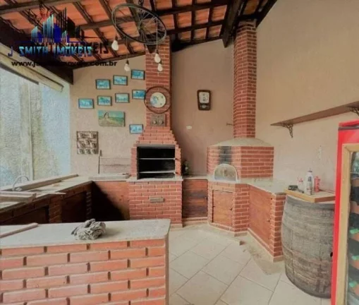 Imagem CASA ESTILO CAMPESTRE, EM CONDOMÍNIO ALTO PADRÃO EM COTIA.