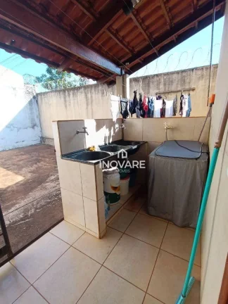 Imagem Casa com 2 dormitórios à venda por R$ 300.000,00 - Jardim Nova Itumbiara - Itumbiara/GO