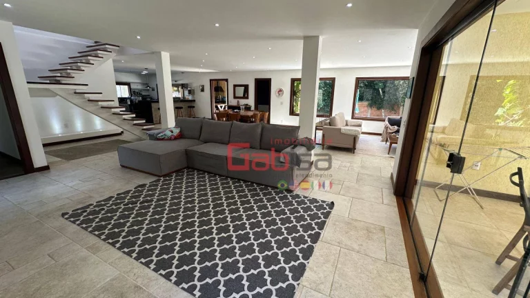 Imagem Linda Casa Alto Padrão em Geribá - Búzios RJ