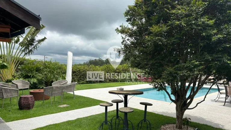 Imagem Casa de Alto Padrão no Residencial 7 Lagos - Estilo Inglês, Sofisticada!