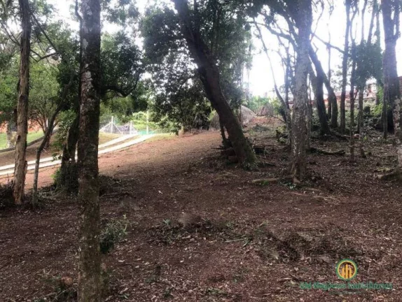 Imagem Chácara com lago e piscina 2 casas 2.700m2 de área a apenas 50km de SP