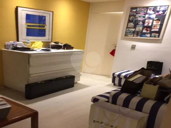 Imagem Apartamento à venda com 4 quartos, sendo 2 suítes, no condomínio Quinta de Bragança, São Paulo - SP