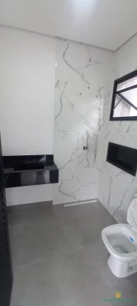 Imagem Casa nova, térrea com 3 suítes, estilo moderno com piscina em condomínio