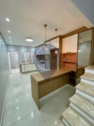 Imagem Imperdível! Casa à venda em São Paulo-SP, Jardim Maria Estela: 3 quartos, 3 suítes, 2 salas, 6 banheiros, 3 vagas. Conheça sua nova casa dos sonhos!