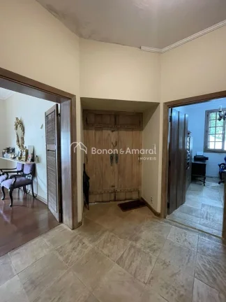 Imagem Elegância e Segurança: Casa em Bolsão no Jardim das Palmeiras. Viva com tranquilidade total a uma...