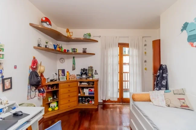 Imagem Casa City América - 383M², 3 Dorms, 3 Suítes, 2 Salas, Mobiliada, Móveis Planejados, Próximo ao Parque Toronto, Despensa, Depósito, Copa.