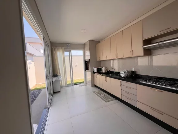 Imagem Casa em Condomínio para Venda em Cuiabá / MT no bairro Condomínio Primor das Torres