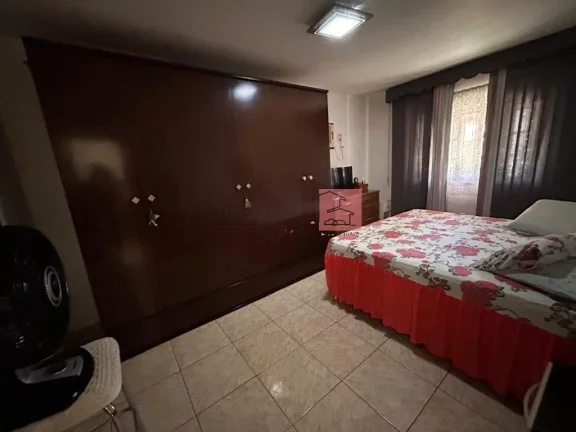 Imagem Casa ampla e conservada - 4 quartos/2 suítes.