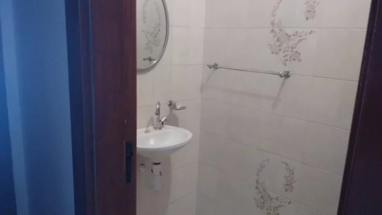 Imagem CASA A VENDA PARA USO OU DEMOLIÇÃO NO BAIRRO CAMPESTRE COM EDÍCULA - SANTO ANDRÉ