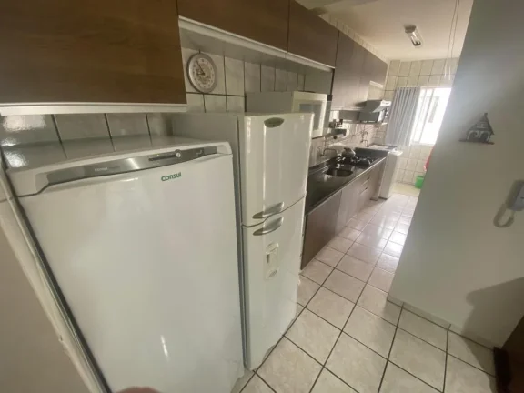 Imagem Apartamento mobiliado com churrasqueira a carvão e varanda na quadra mar na praia de Gravatá em Navegantes a venda pela Imobiliária Adriano Carpes