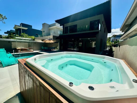 Imagem Casa de Luxo à Venda na Riviera de São Lourenço Módulo 24 - 6 Quartos, 6 Suítes, 4 Vagas de Garagem