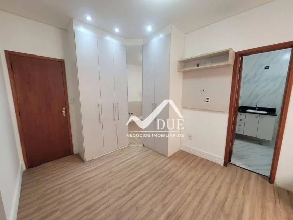 Imagem CASA SOBREPOSTA TÉRREA COM 3 DORMITÓRIOS À VENDA, 160 M² POR R$ 939.000 - ESTUÁRIO - SANTOS/SP