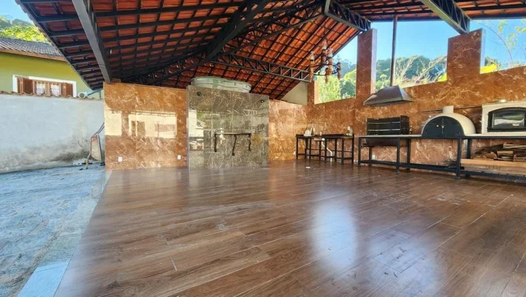 Imagem Casa em Condomínio para Venda em Teresópolis / RJ no bairro Prata