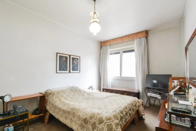 Imagem Apartamento 175M², 3Q, 3 Banheiros, 1 Vaga, Banheira, Ventilador de Teto.
