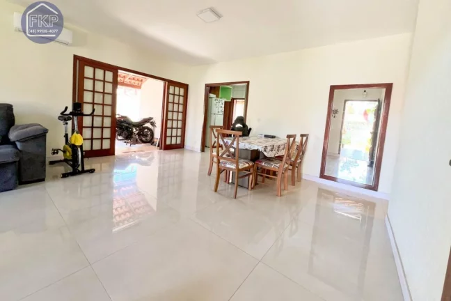Imagem Casa térrea 3 dormitórios!