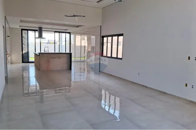 Imagem Casa em condomínio fechado com três quartos, sendo uma suíte