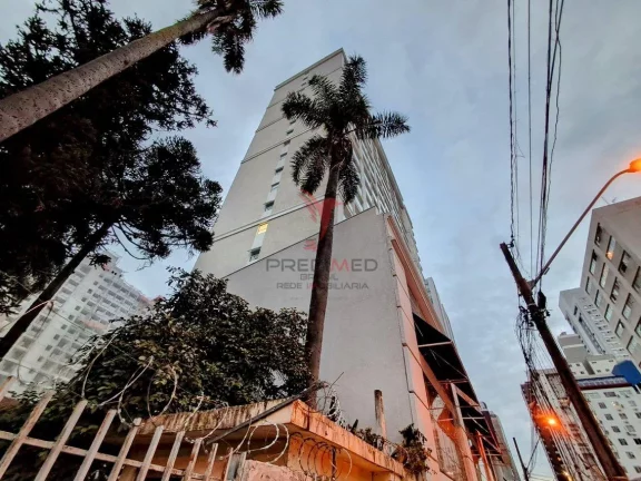 Imagem Stúdios Novos com Sacada ,no Centro de Curitiba com 27 m