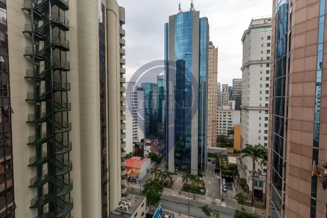Imagem Apartamento para locação no Itaim Bibi, São Paulo-SP: 3 quartos, 1 suíte, 2 salas, 3 banheiros, 1 vaga de garagem.
