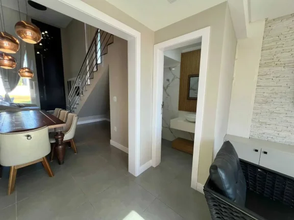 Imagem Casa alto padrão em condomínio com 4 suítes sendo 2 demi e 1 master em Camboriú
