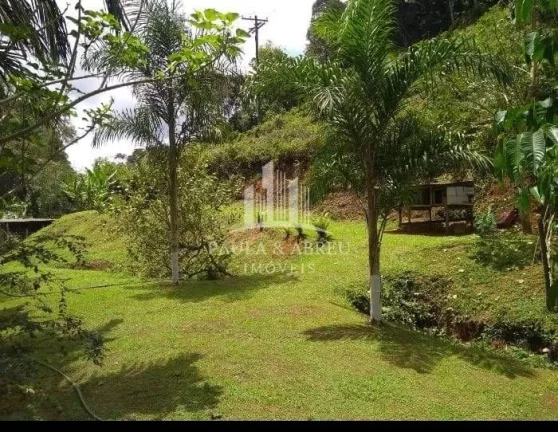 Imagem Chácara 13.000m², 6.000 Limpo, 2 Dorms 1 Suíte, Cachoeira pequena, Lago com peixe, Murada, Baia, Canil, 100 pés de Banana em Santa Rita do Ribeira, Miracatu-SP