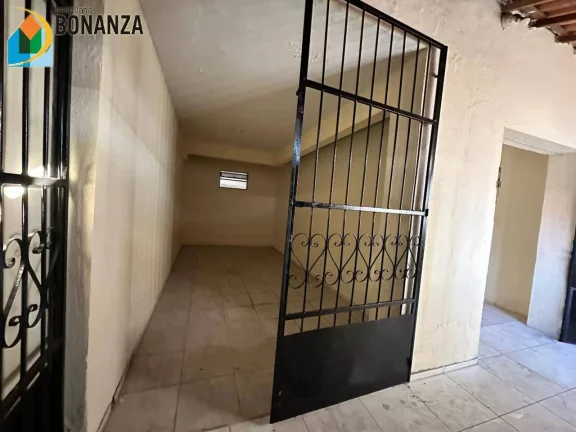 Imagem Casa com 02 quartos para Alugar no Bairro Presidente Kennedy