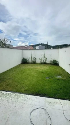 Imagem Geminado com 3 suítes e 2 vagas de garagem - Saguaçu | Joinville/SC
