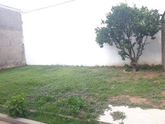 Imagem Casa em ótima localização em Santa Terezinha, com 03 dormitórios sendo 01 com AE, sala, banheiro...