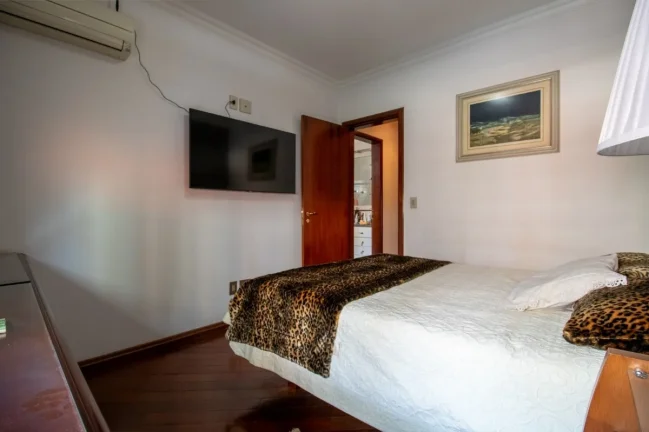 Imagem Apartamento no coração de Perdizes - 221M², 3 Dorms, 3 Suítes, 3 Salas, 3 Vagas Determinadas, Varanda, Móveis Planejados, Depósito.