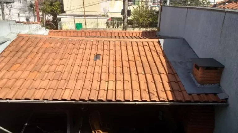 Imagem Sobrado Vila Diva - 124 m² área construída - 144 m² Terreno - 3 Dormitórios - Quintal com Churrasqueira - 4 Vagas de garagem - Portão eletrônico