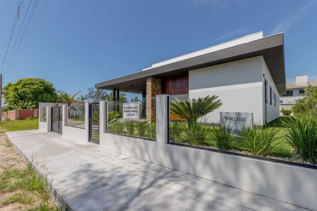 Imagem Casa à venda em Passo de Torres, Centro, com 4 quartos, 274,05m²