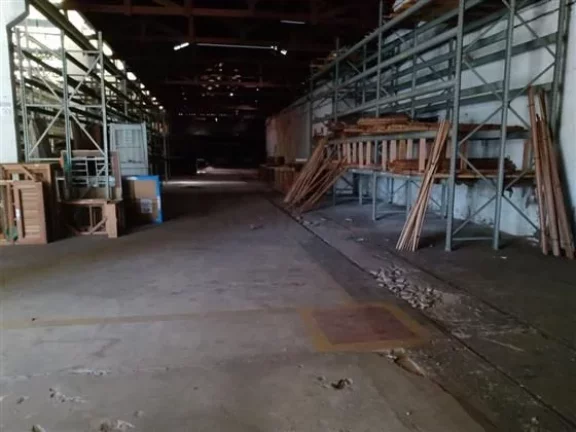 Imagem Excelente Barracão Comercial no coração da Vila Rezende medindo 967.79 m², com recepção, banhe...