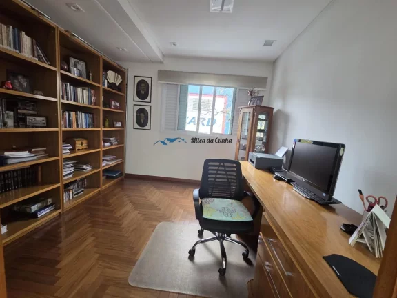 Imagem Linda Casa à Venda, com 4 dormitórios, 2 suítes, com 249m² com jardim, com 4 vagas, Vila Gilda, Santo André