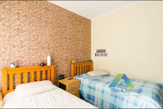 Imagem Apartamento com quintal e churrasqueira em condomínio diferenciado, com 2 dormitórios, 2 vagas com área gourmet excelente localização.