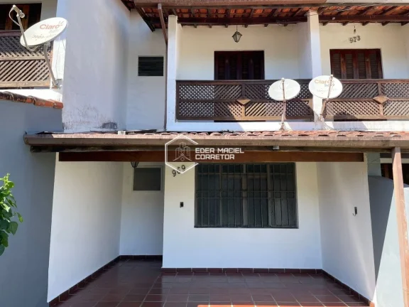 Imagem Está procurando o lugar perfeito para morar? Este sobrado é o que você precisa! Localizado no des...