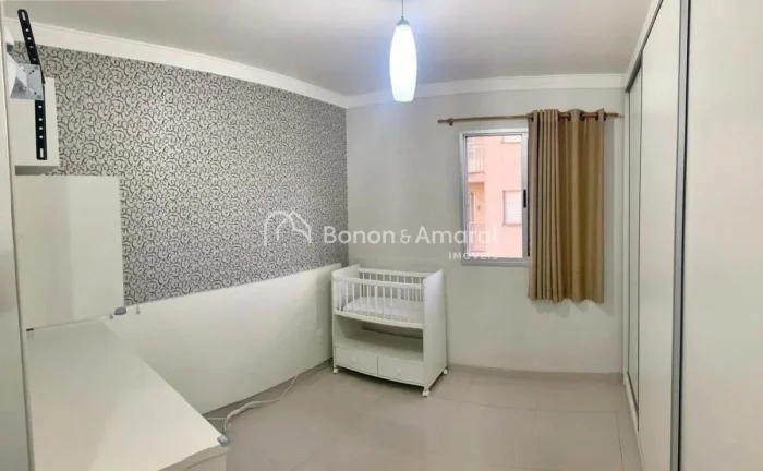 Imagem Localizado entre os Shoppings Iguatemi e Galleria, este apartamento une conforto e praticidade. A re...