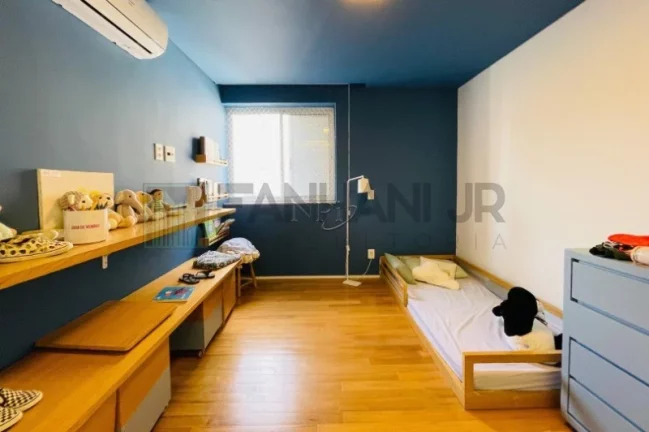 Imagem Venha se encantar com essa incrível cobertura no coração do Itaim Bibi, no Condomínio Edifício Igarapé! Completamente reformada, essa cobertura de 2