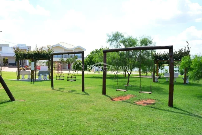 Imagem Terreno a venda no Condomínio Terras do Cancioneiro, Paulínia/SP.