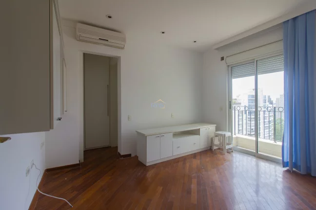 Imagem Vende apartamento de 260m² com 4 suítes e 4 vagas no Edifício Lindenberg Tangará