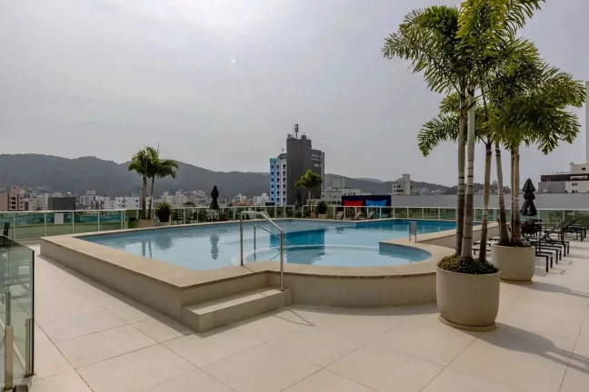Imagem Apartamento com 3 suítes e 2 vagas de garagem no Centro em Balneário Camboriú