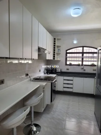 Imagem Casa com piscina bem localizada