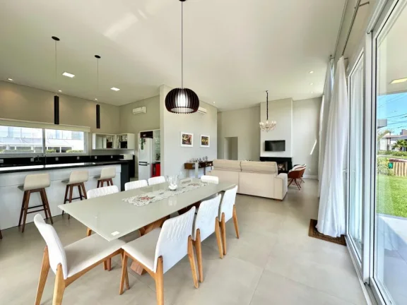 Imagem Casa em Condominio 4 Dormitórios - Bairro Atlantida Sul