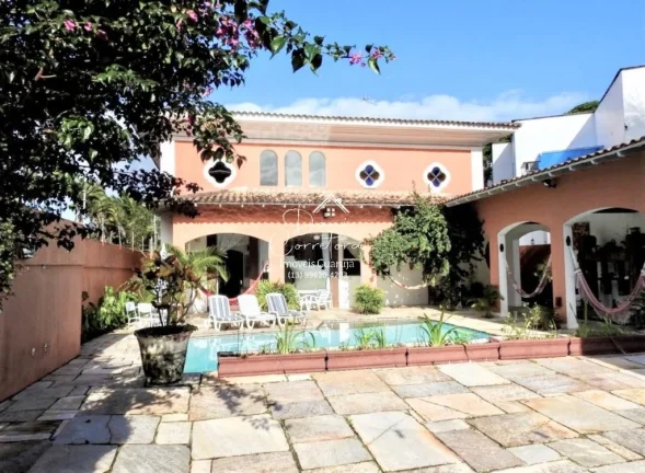 Imagem Imperdível: Casa à venda em Guarujá-SP, Balneário Praia do Pernambuco - 7 quartos, 4 suítes, 3 salas, 7 banheiros, 4 vagas, 463m²