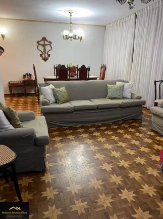 Imagem Sobrado no Sumaré, 4 dormitórios ( 1 Suíte), 3 vagas de garagem com portão automático, Churrasqueira. Região da Avenida Pompeia