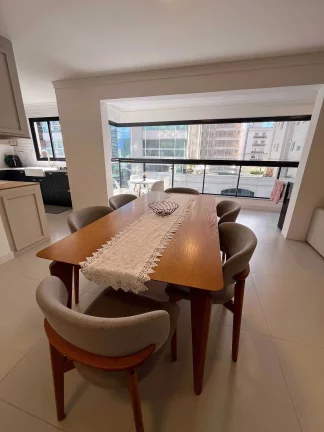 Imagem Apartamento mobiliado com 3 suítes e 2 vagas de garagem no bairro Perequê em Porto Belo