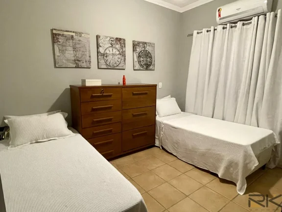 Imagem CASA CONDOMÍNIO ALTO PADRÃO COM 5 DORMITÓRIOS,SENDO 2 SUÍTES, 4 BANHEIROS SOCIAL,SALA 2 AMBIENTES,COZINHA AMERICANA,ÁREA GOURMET
