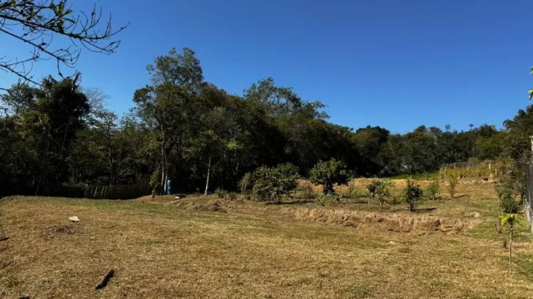 Imagem Terreno à venda, 2 m² por R$ 270.000,00 - Centro - Igaratá/SP