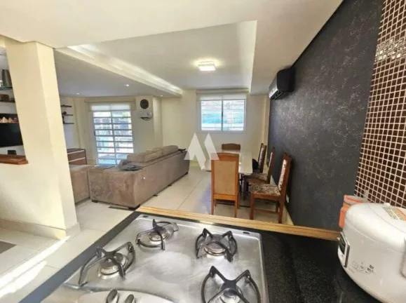 Imagem Sobrado com 3 quartos à venda, 170m² - Encruzilhada/Santos