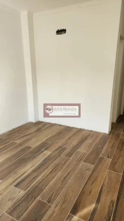 Imagem Sobrado em Vila São Pedro, SP - 110m², 3 dormitórios e 1 suíte por R$ 695.000 - Venda
