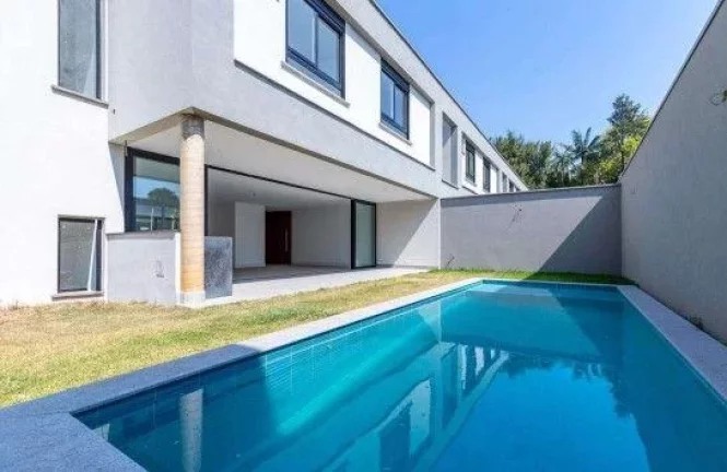Imagem Casa de condomínio nova com piscina, 367 m², 4 suítes à venda no bairro Alto da Boa Vista.